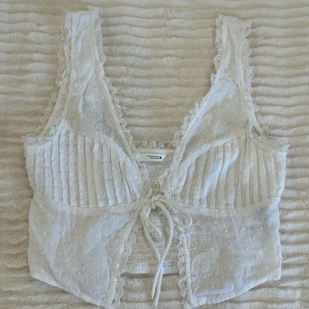 NWOT Zara White Lace Crop Top